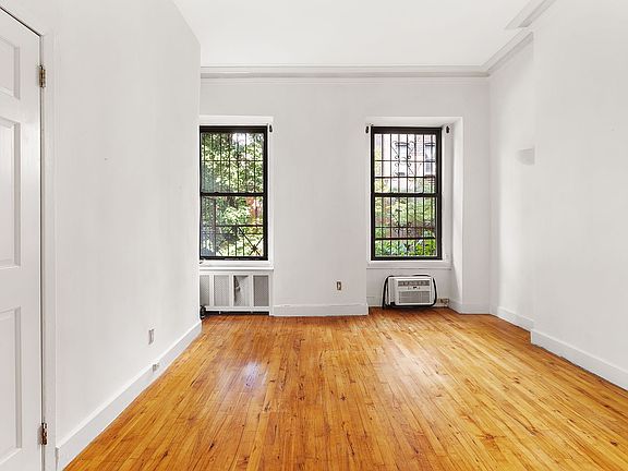 5th image of 225 E 12th St APT 3D