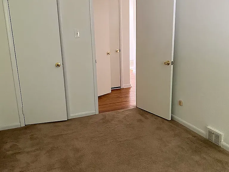 411 W Jefferson St — Photo 2