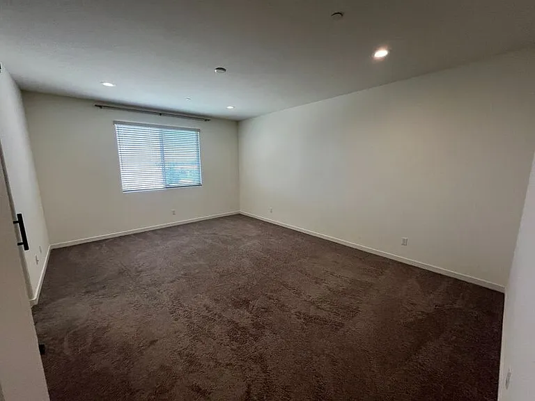 31053 Catania Cir — Photo 14
