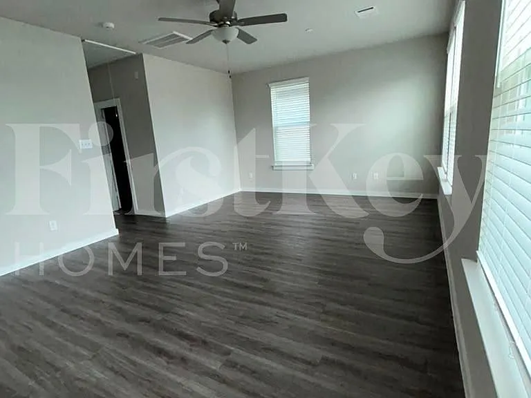 305 N Centro Cir — Photo 7