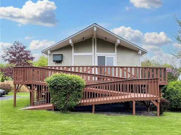 2 Linda Lane, Loch Sheldrake, NY 12747