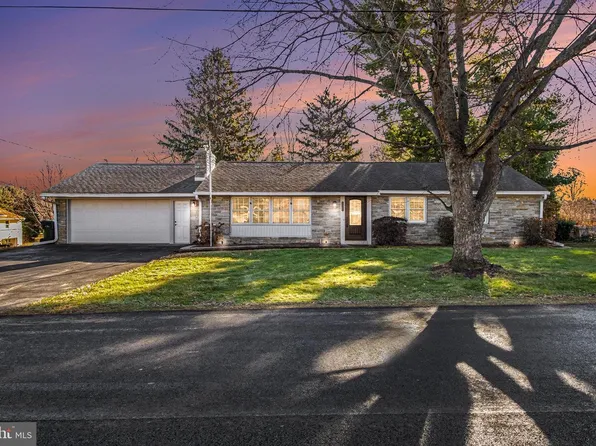 14 Greenway Dr, Mechanicsburg, PA 17055