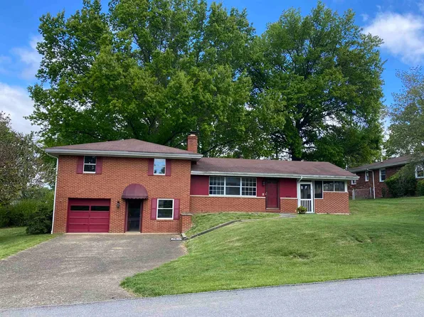 1050 Radford Dr, Russell, KY 41169