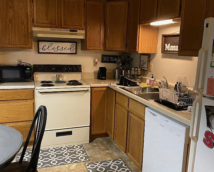220 Sugar Creek Ln — Photo 3