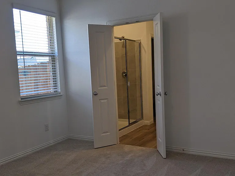 2142 Donker Dr — Photo 15