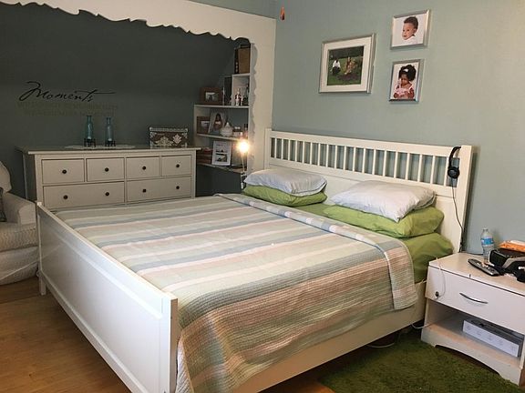 master bed * PICTURES PRIOR TO RENOVATION* NEW PICTURES COMING SOON...