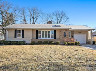 346 Crescent Dr, Sycamore, IL 60178