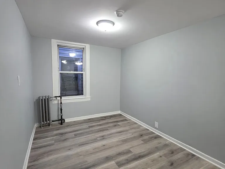 120 Waverly St — Photo 6