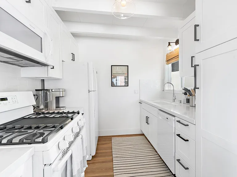 Large pantry and plenty of cupboard space