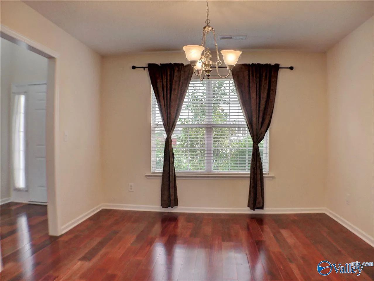 5 bed, 3.0 bath, 2952 sqft, $2,650 — Photo 3