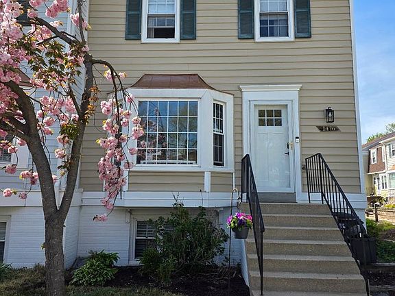 3rd image of 1476 Lowell Ct