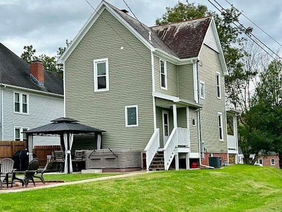 3rd image of 618 2nd St