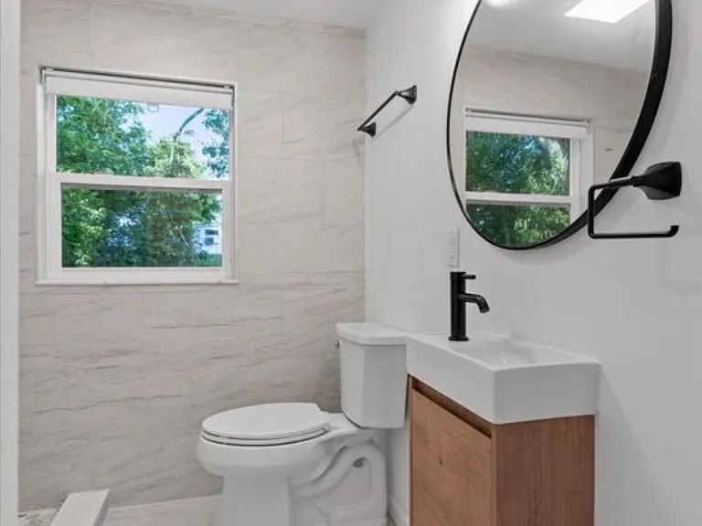 1510 Adams St — Photo 13