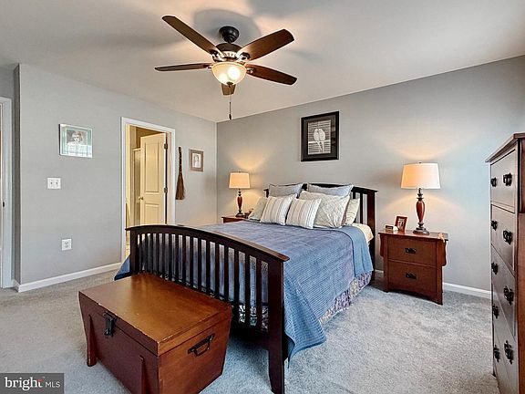 5th image of 49 Derby Dr