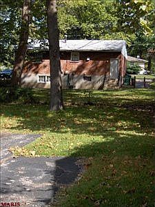 3rd image of 8125 Marilyn Ct