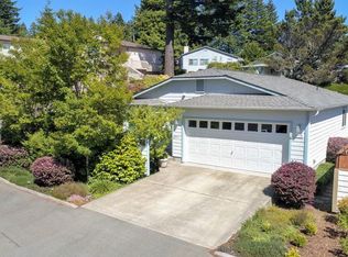 1494 Seacrest Ln, Brookings, OR 97415