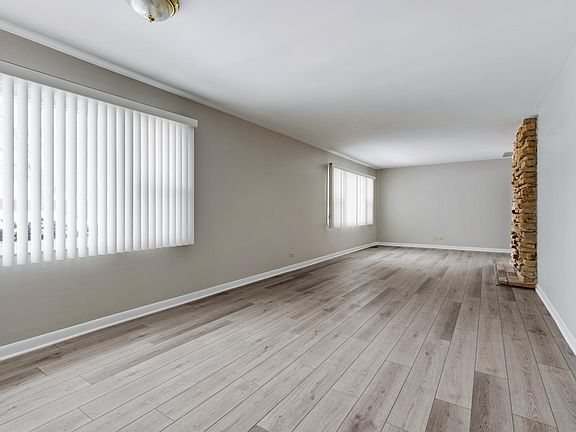 Large Living Room/Dining Room