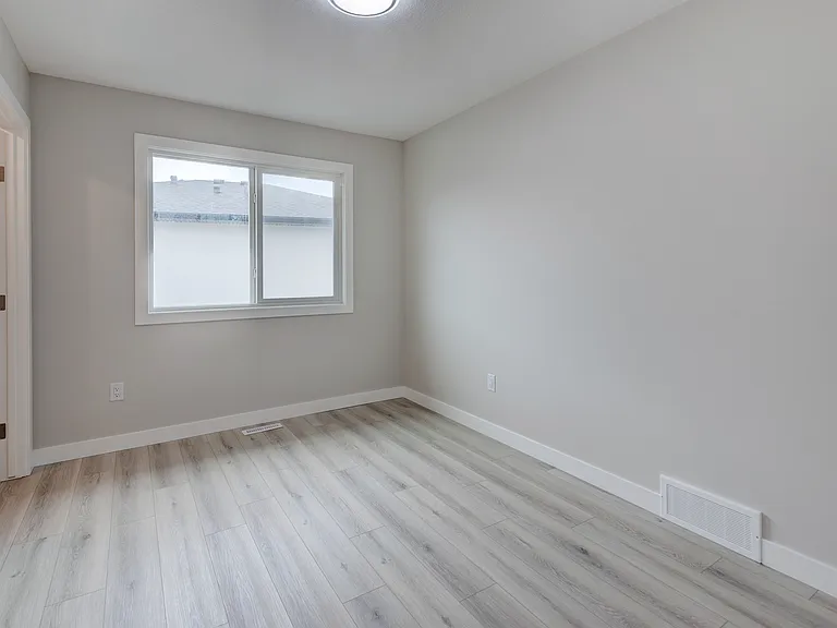 194 Kinniburgh Cres #194 — Photo 30
