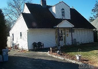 1st image of 22 Grouse Ln