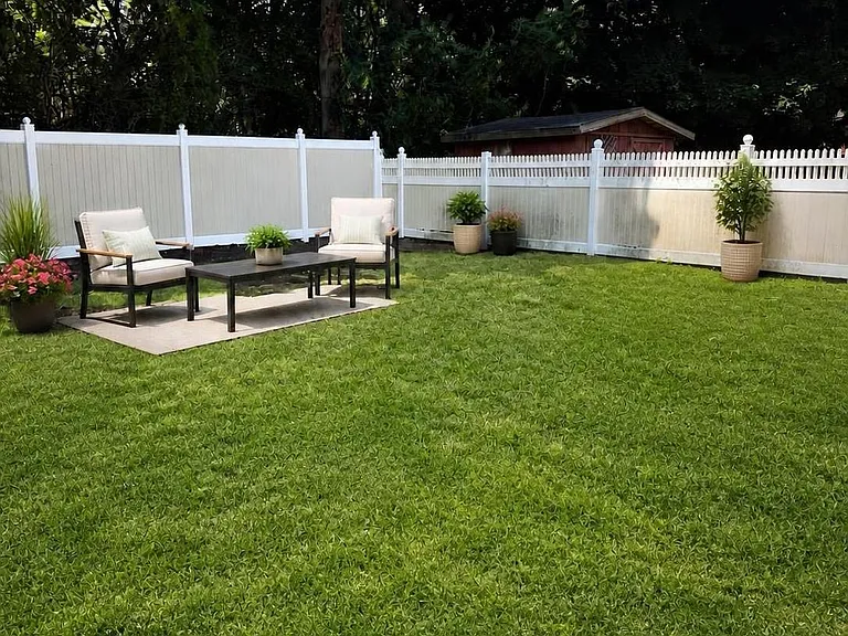 Wedgewood Dr — Photo 2