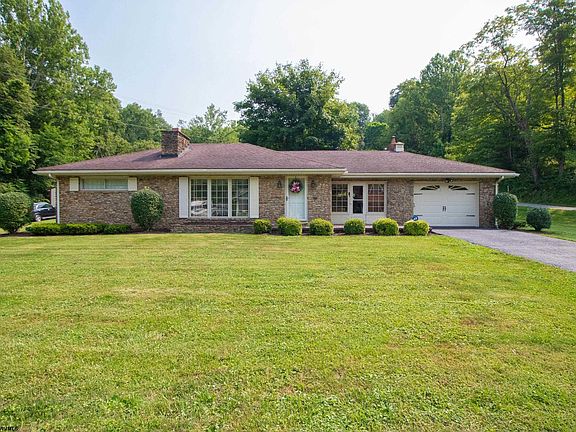 3rd image of 1431 Paw Paw Creek Rd