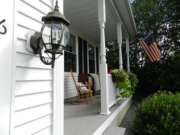 2nd image of 6 Carriage Ln