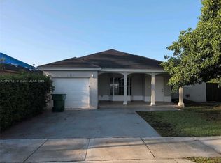 13760 SW 180th Ter, Miami, FL 33177