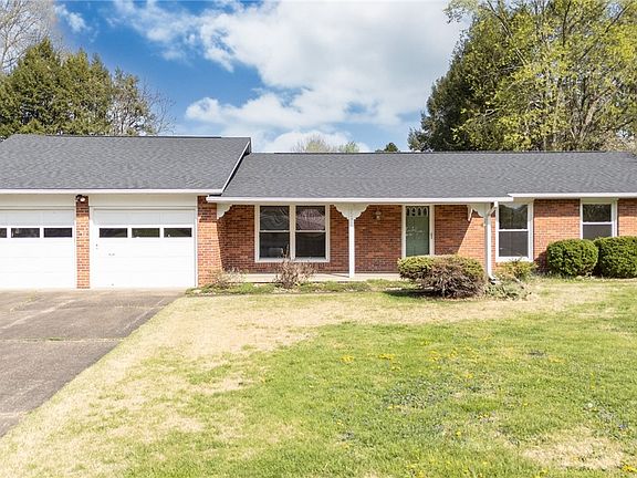 2nd image of 204 Keeler Dr