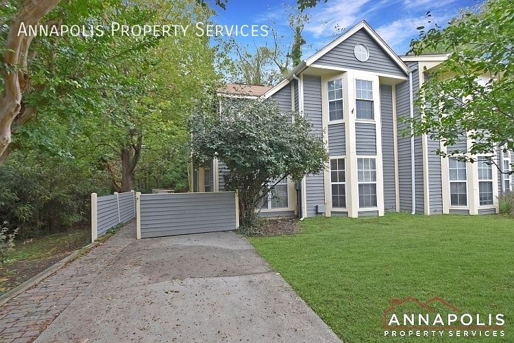 1st image of 906 Windwhisper Ln