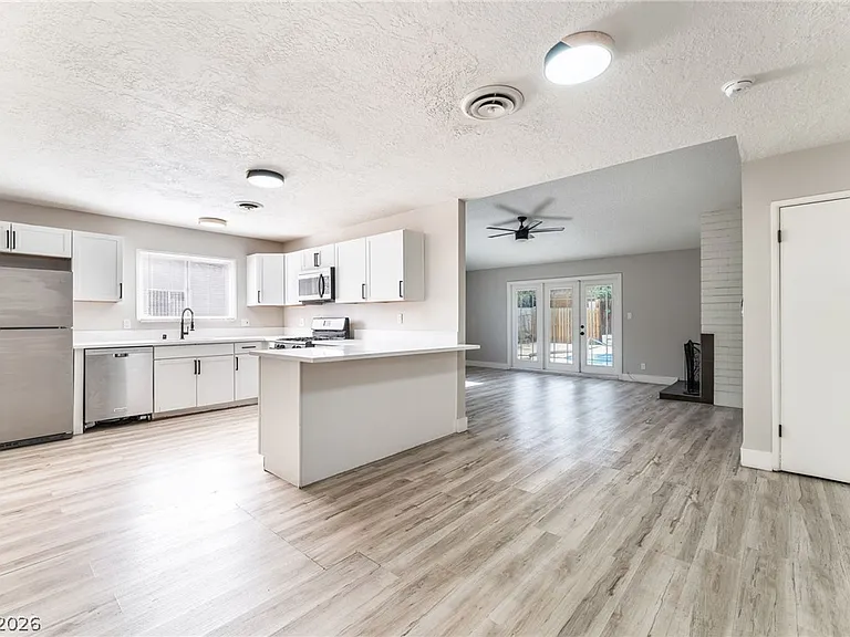 2129 N Michael Way — Photo 3