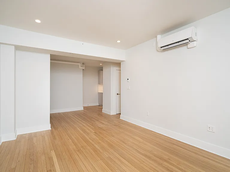 17 Forest St #4 — Photo 3