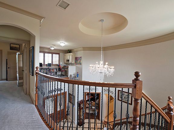 5th image of 100 Manor Dr