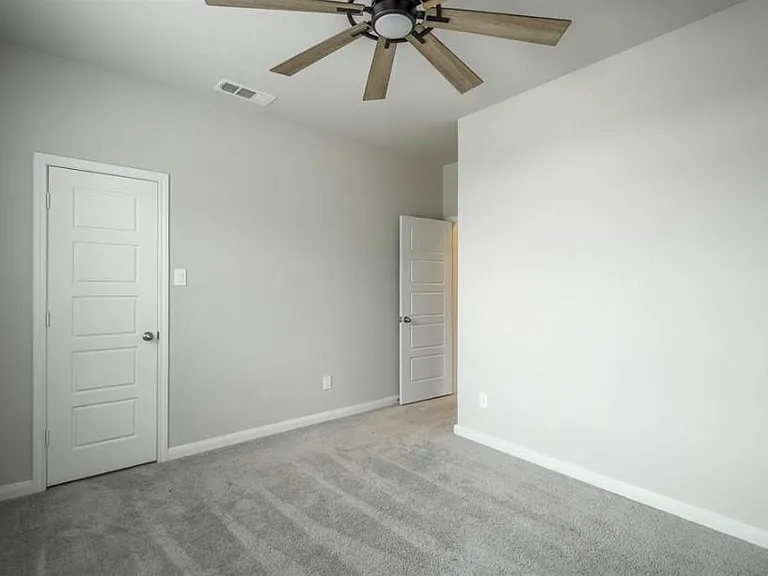 21449 Kings Guild Ln — Photo 5