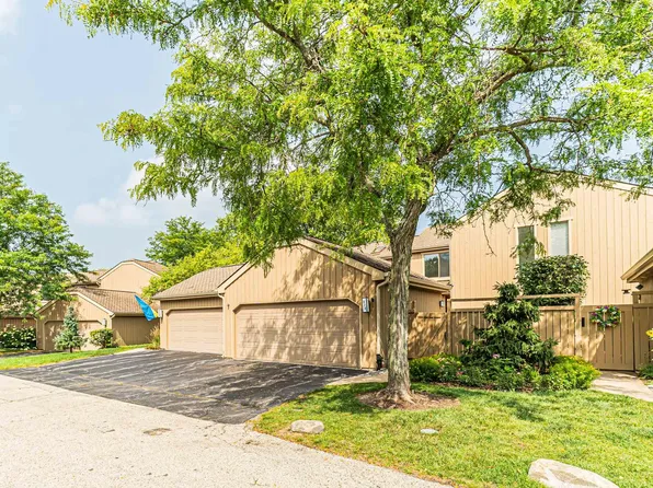 824 Oak Hill Rd Unit 824, Barrington, IL 60010
