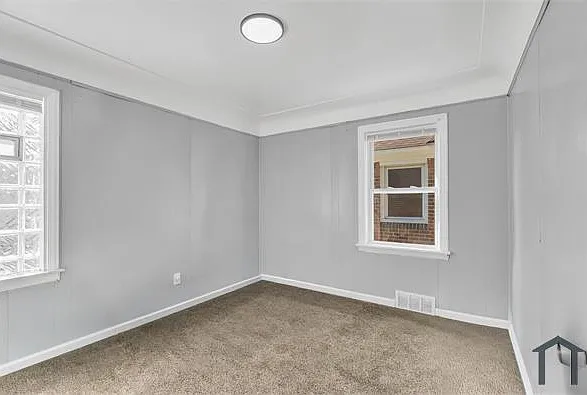9460 Lakepointe St — Photo 17