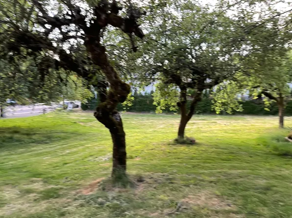 6518 SE 122nd Ave, Portland, OR 97236