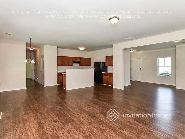 439 Village Broad St — Photo 5