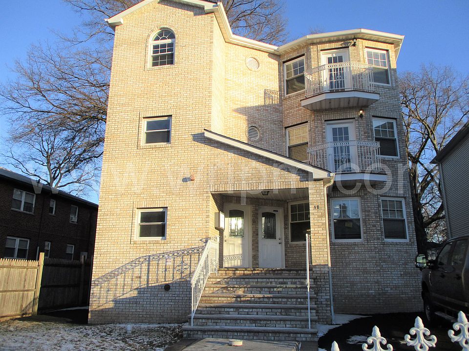 1st image of 98 S Burnett St APT 1
