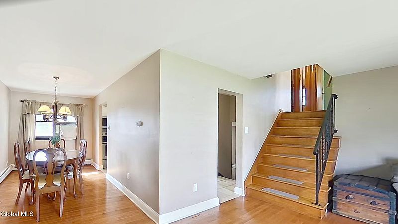 4th image of 6 St Thomas Lane