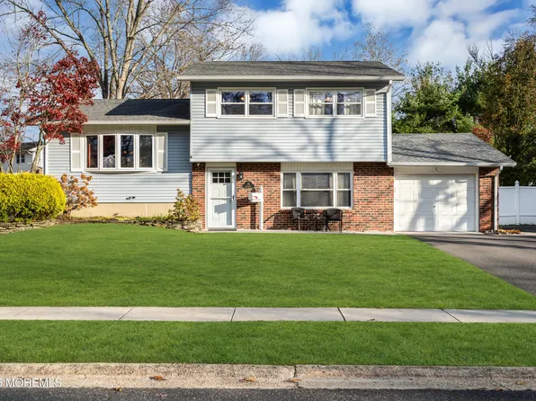 35 Villanova Drive, Jackson, NJ 08527