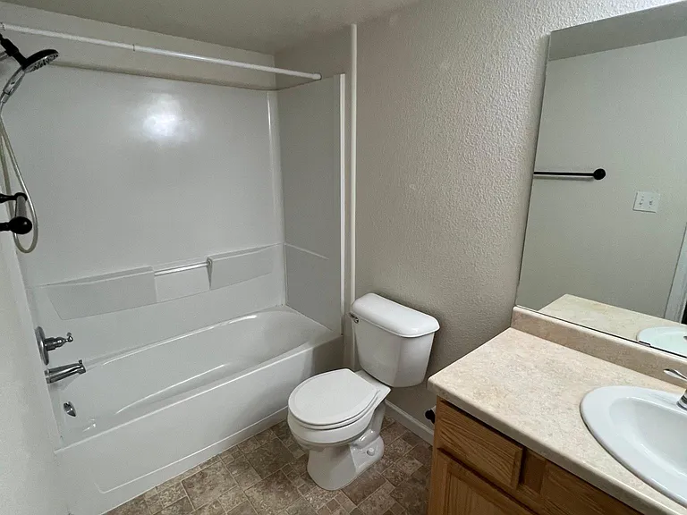 412 Cribbon Ave — Photo 9