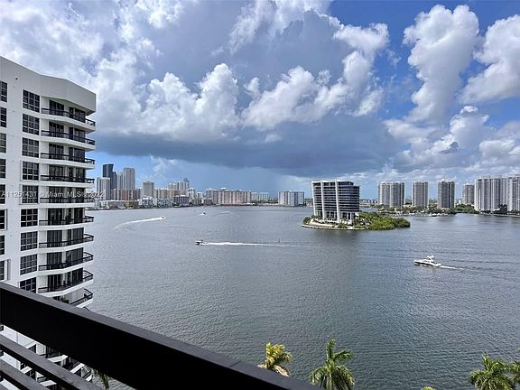 3rd image of 3600 Mystic Pointe Dr APT 1506