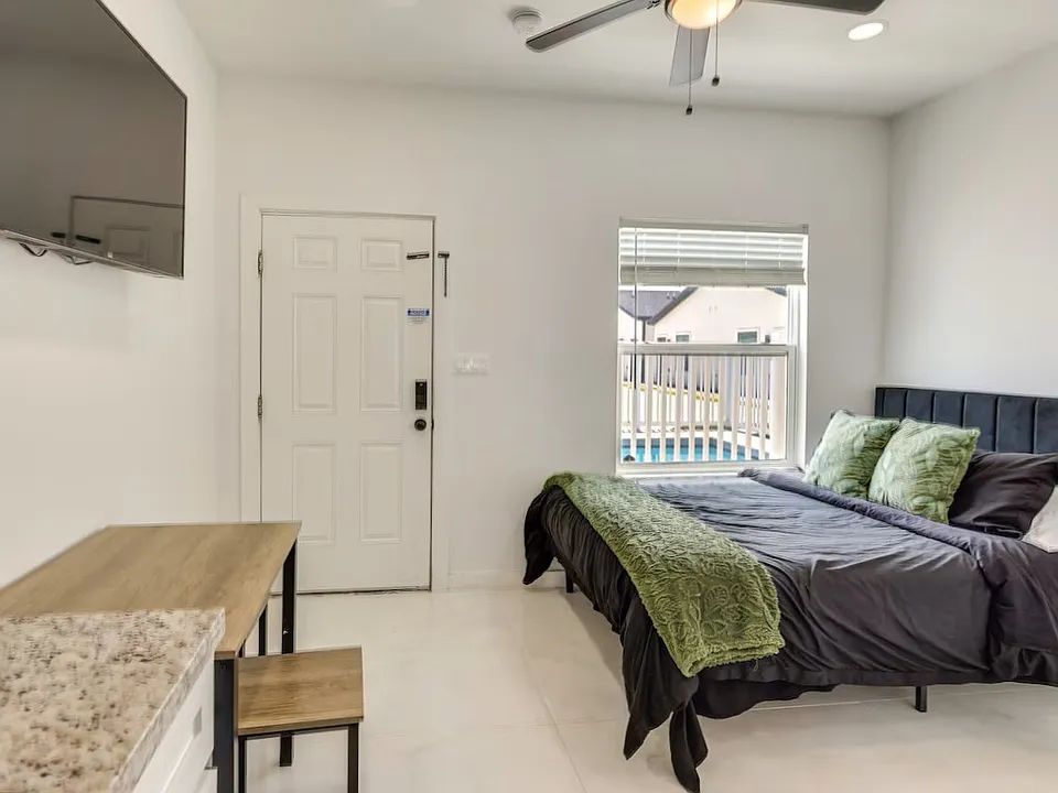 106 W Corral St #9