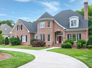 203 Devonhall Ln, Cary, NC 27518