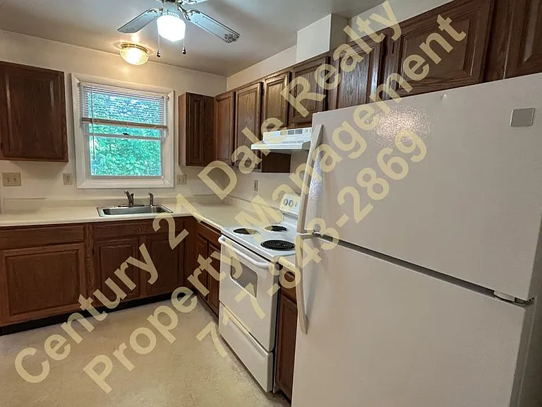 3812 Fox Chase Dr — Photo 6