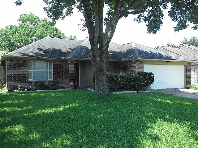 1st image of 10929 Pecan Dr