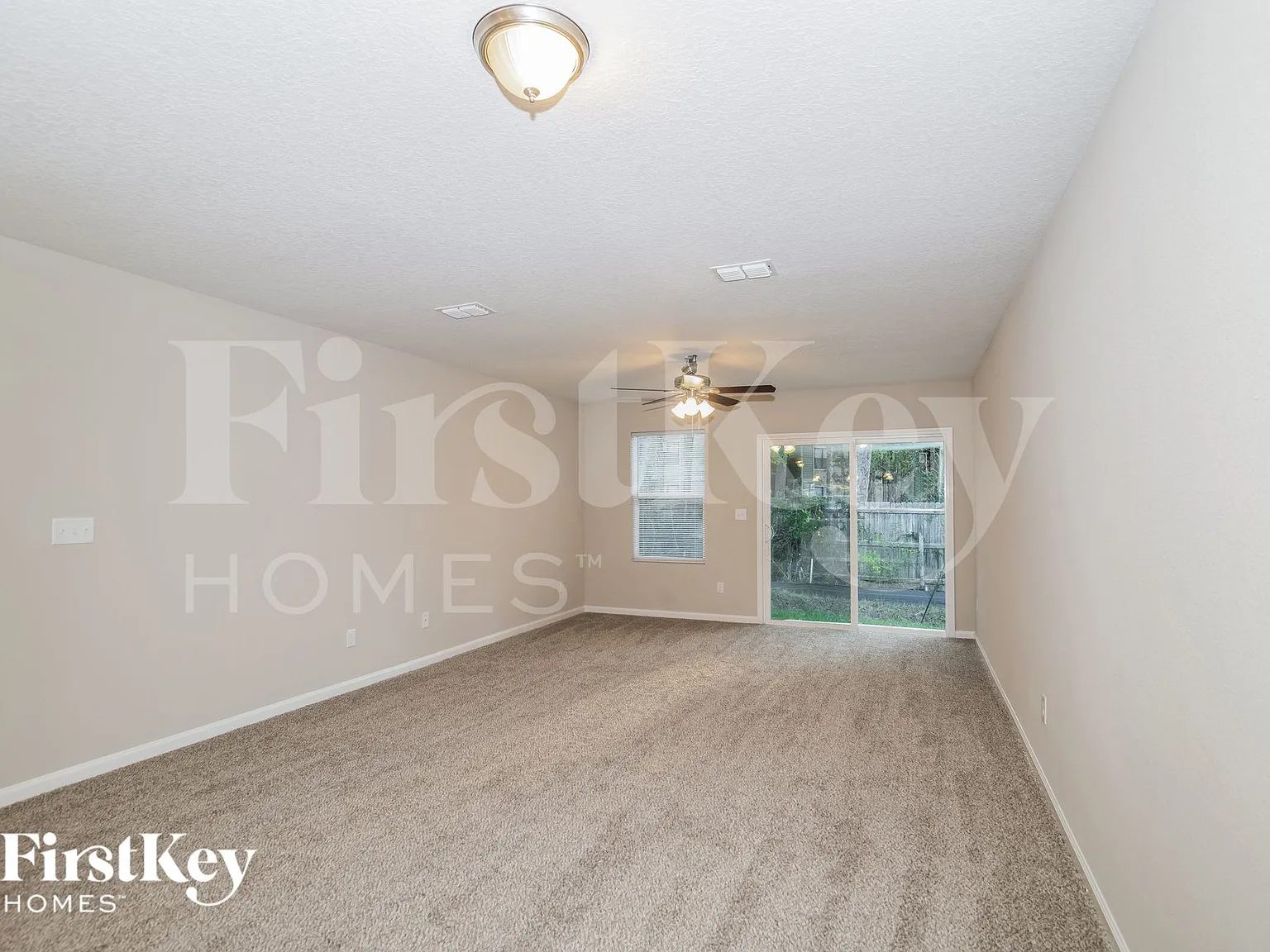 3 bed, 2.0 bath, 1280 sqft, $1,945 — Photo 2
