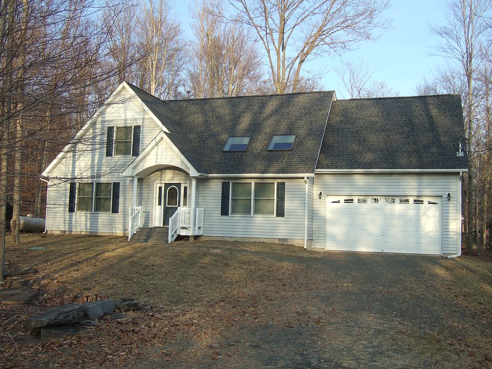 1008 ELLYS Ct Lake Ariel, PA
