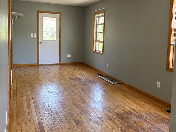 4th image of 508 6th St SE