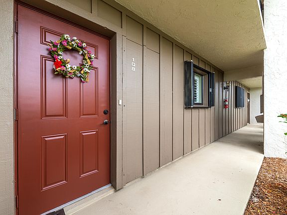 2nd image of 1600 NE Dixie Hwy APT 13-108
